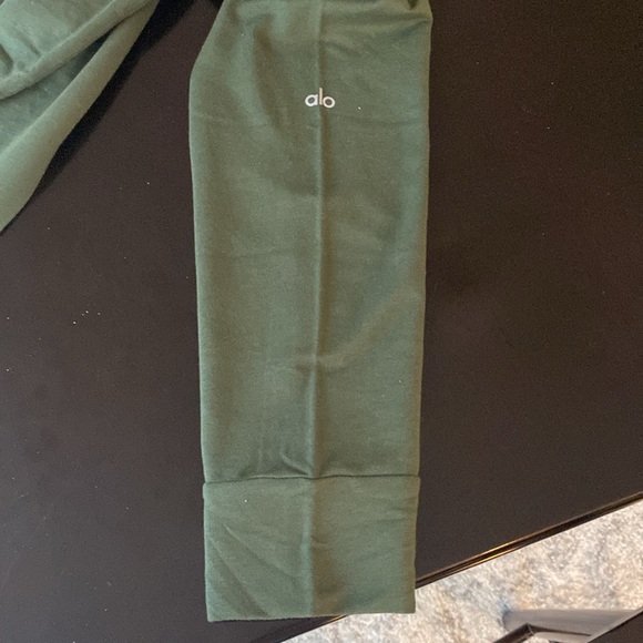 Alo Joggers - Picture 3 of 4